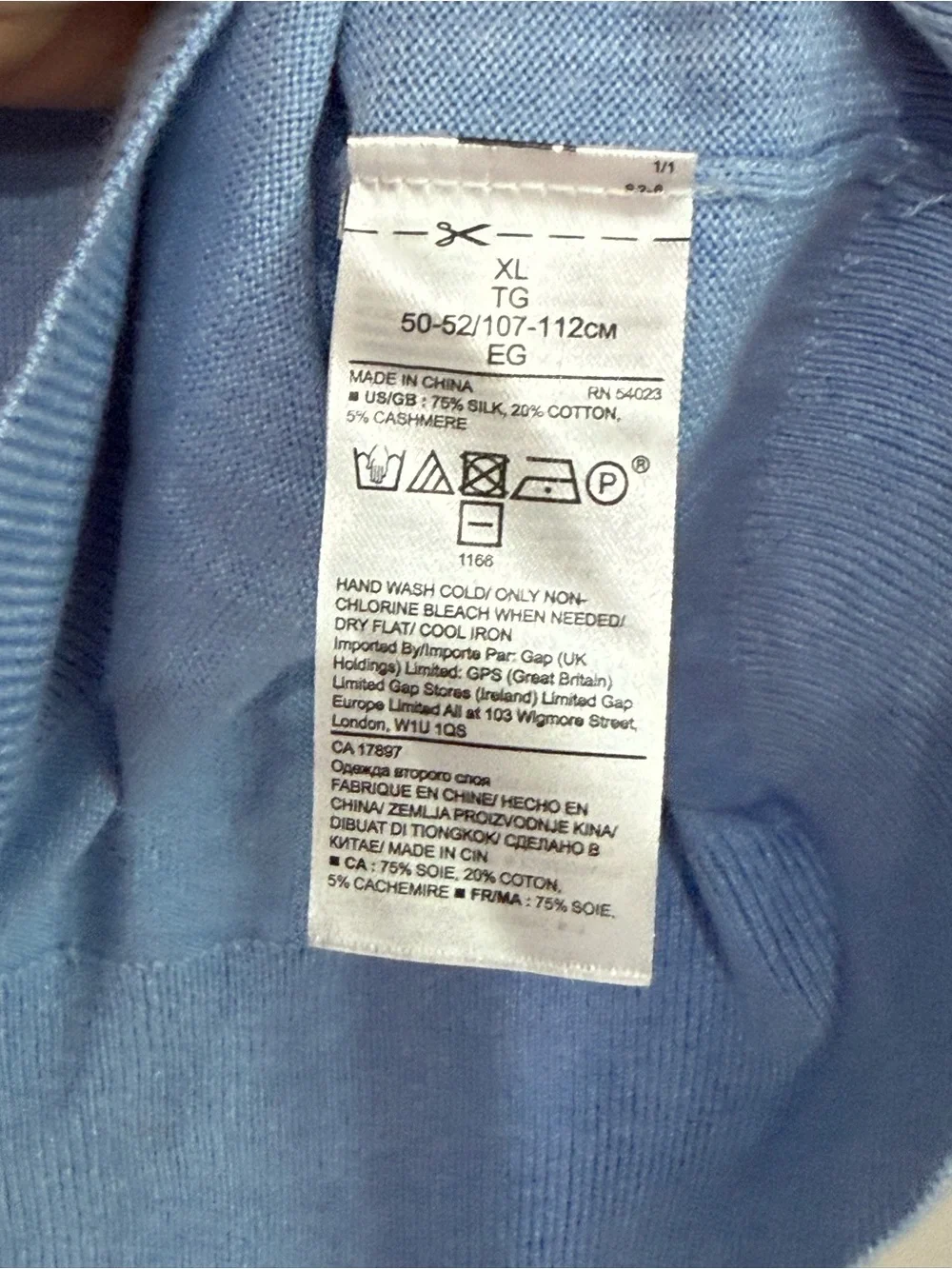 Banana Republic Luxury Blend Light Blue Silk Cashmere V-Neck Sweater